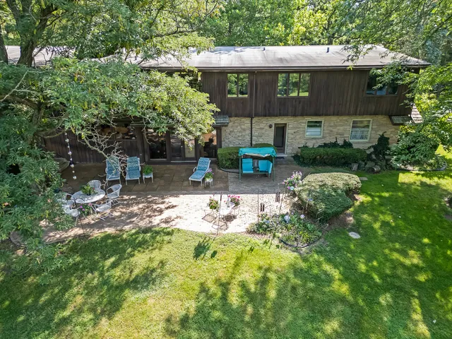 $1,199,000 | 8080 Wolf Road, Burr Ridge, IL 60527