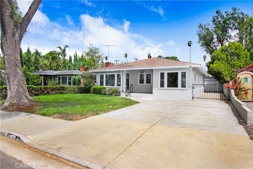 4061 Maplewood Place Riverside, CA 92506 - Photo 1 of 34 Front