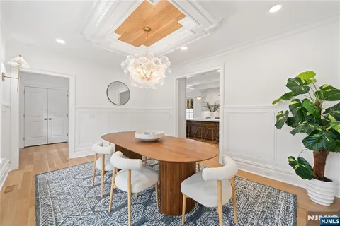 $2,999,000 | 40 Greenview Way, Montclair, NJ 07043