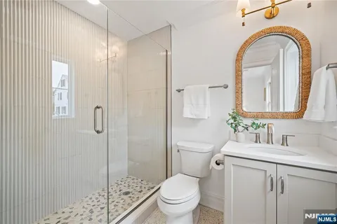 $2,999,000 | 40 Greenview Way, Montclair, NJ 07043