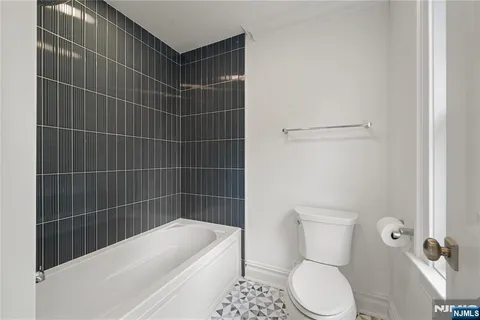 $2,999,000 | 40 Greenview Way, Montclair, NJ 07043