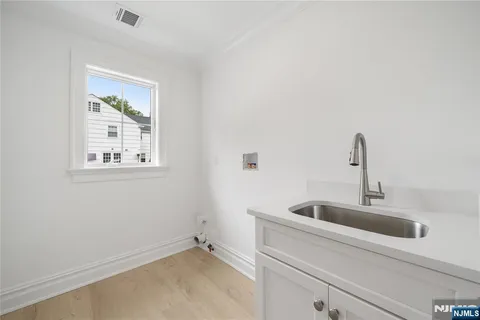 $2,999,000 | 40 Greenview Way, Montclair, NJ 07043