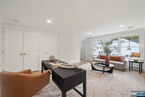 $2,999,000 | 40 Greenview Way, Montclair, NJ 07043