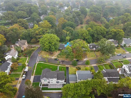 $2,999,000 | 40 Greenview Way, Montclair, NJ 07043