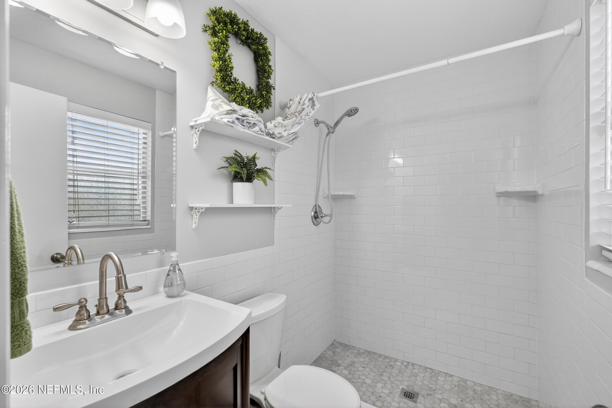717 Estates Cove Road Jacksonville, FL 32221 - Photo 24 of 37 Owners Bathroom
