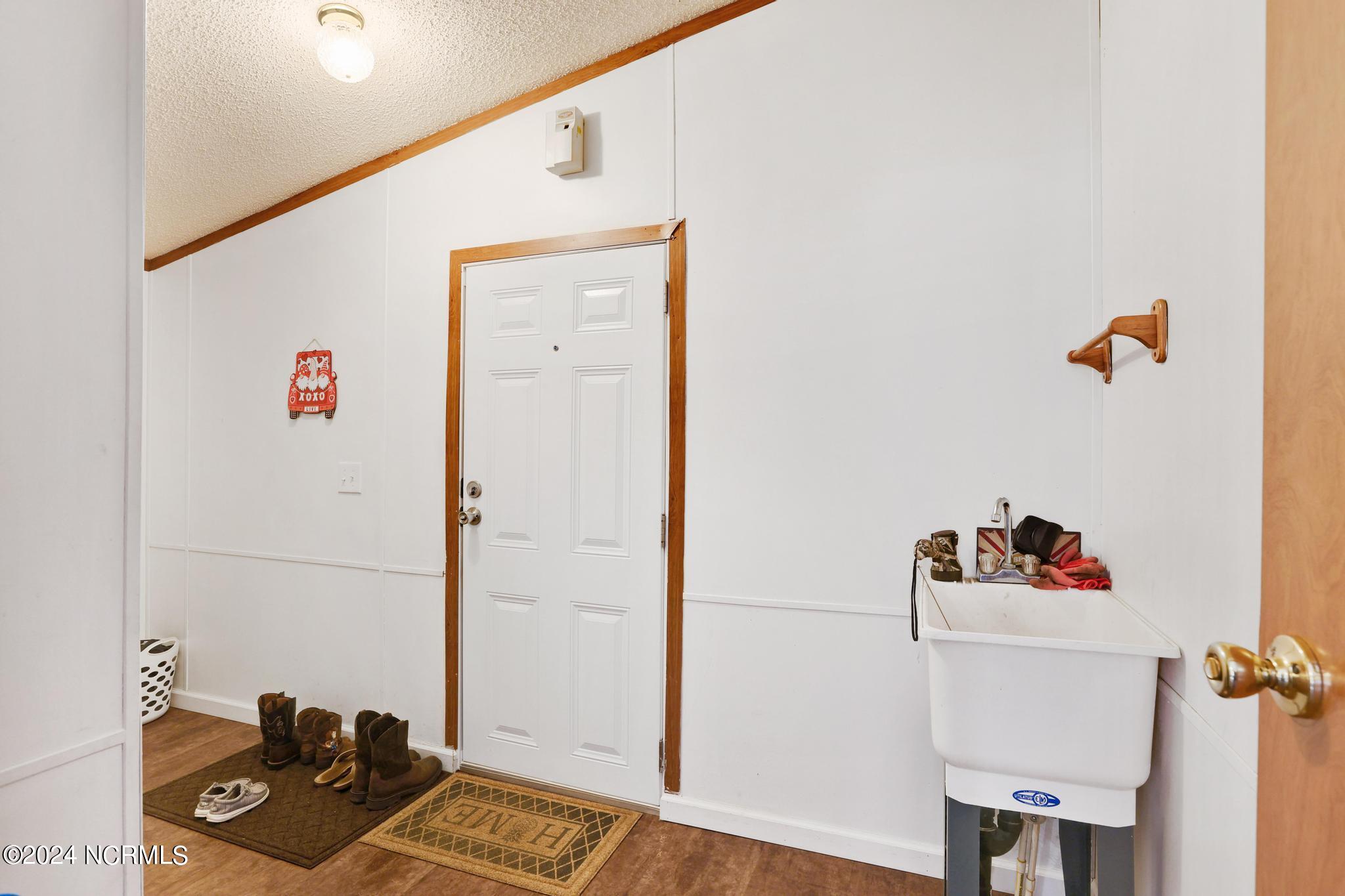 801 Alexander Rouse Road Kinston, NC 28504 - Photo 19 of 29 IMG_1470