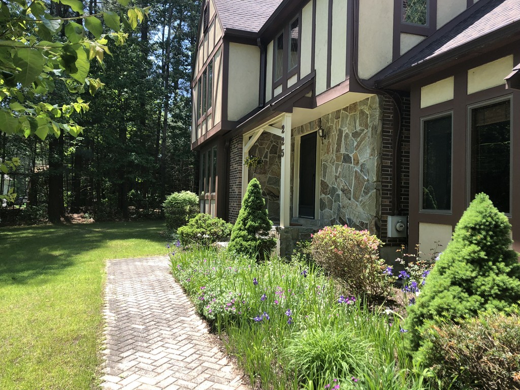225 Willis Road Sudbury, MA 01776 - Photo 2 of 25 Gallery Image 2
