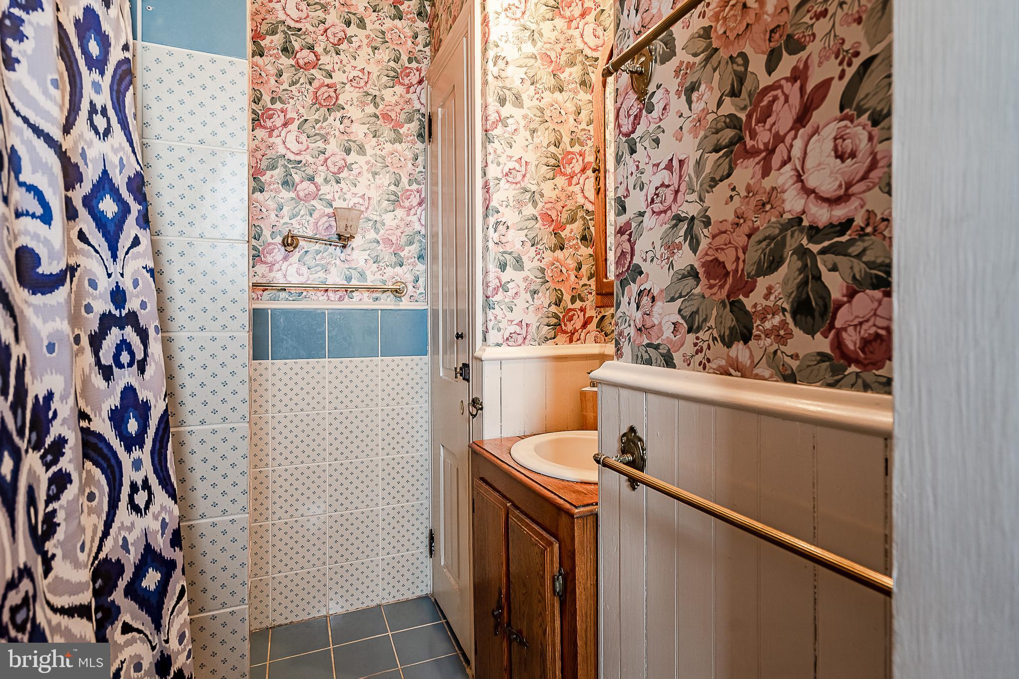 1236 Hill Road Reading, PA 19602 - Photo 22 of 27 Full Bath