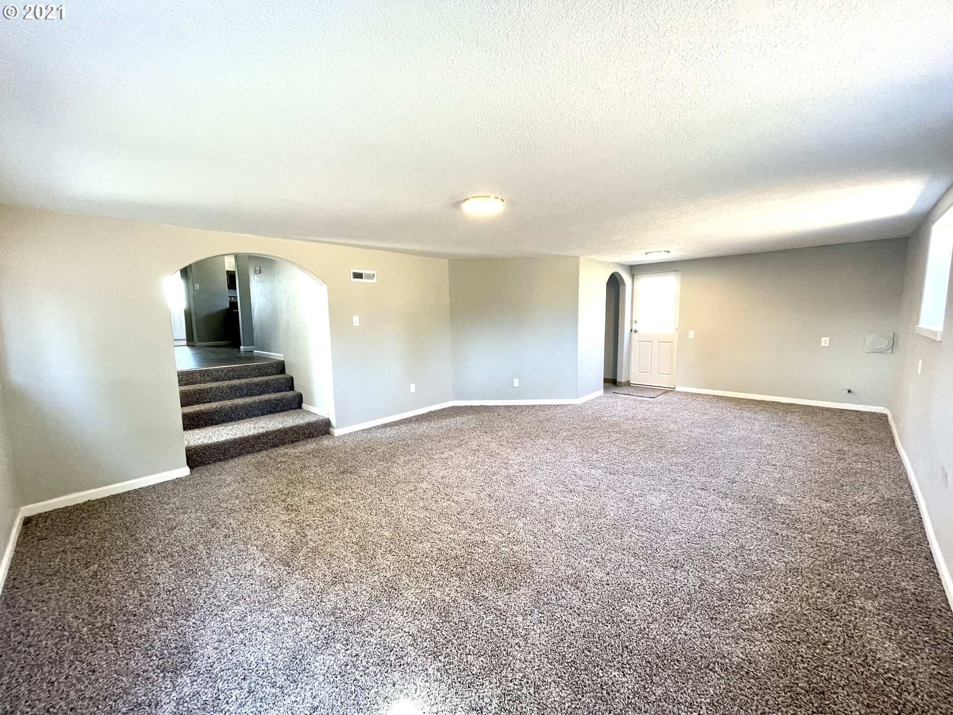 1835 Southeast 8th Avenue Camas, WA 98607 - Photo 3 of 25 Gallery Image 3