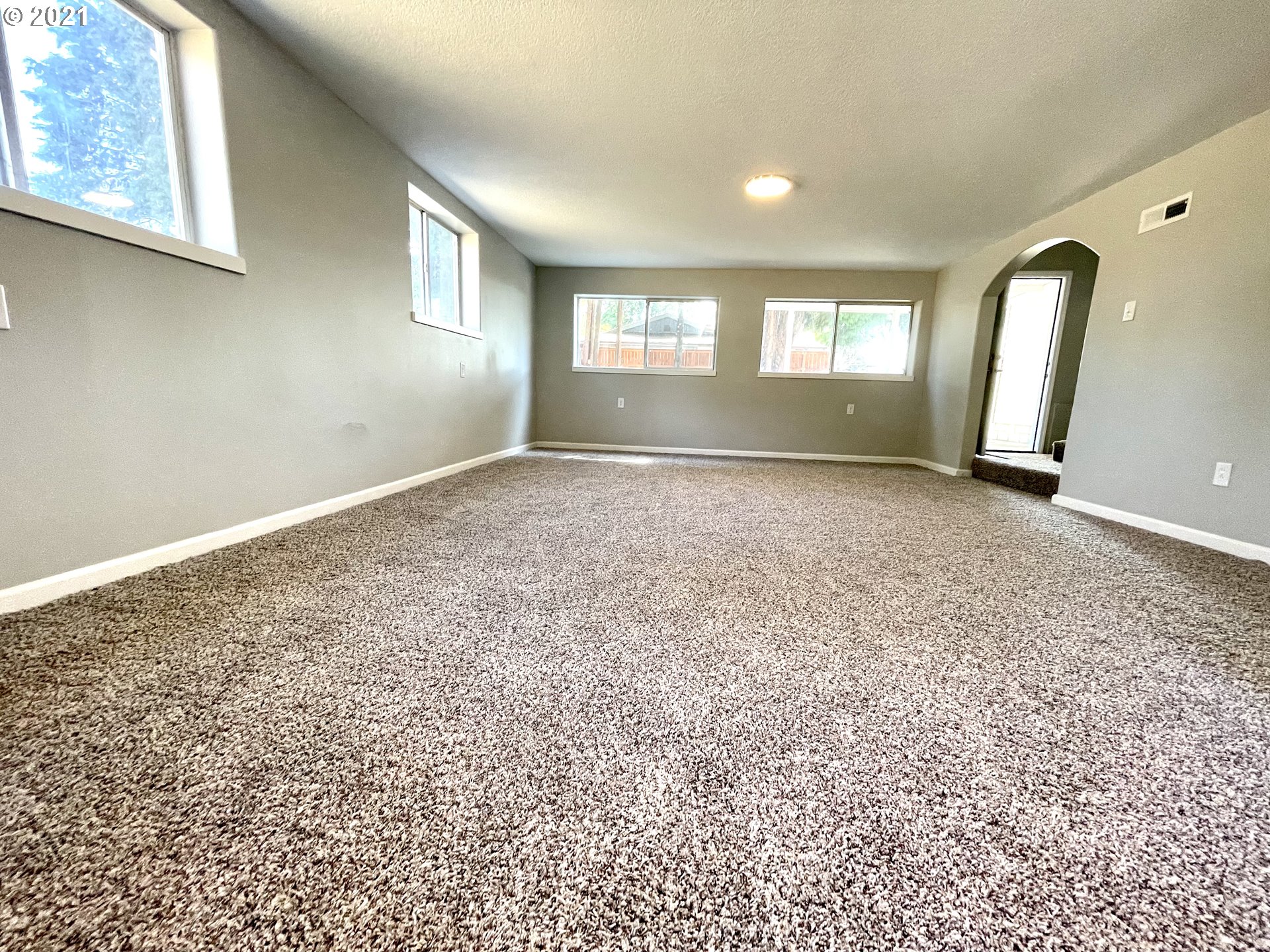 1835 Southeast 8th Avenue Camas, WA 98607 - Photo 5 of 25 Gallery Image 5