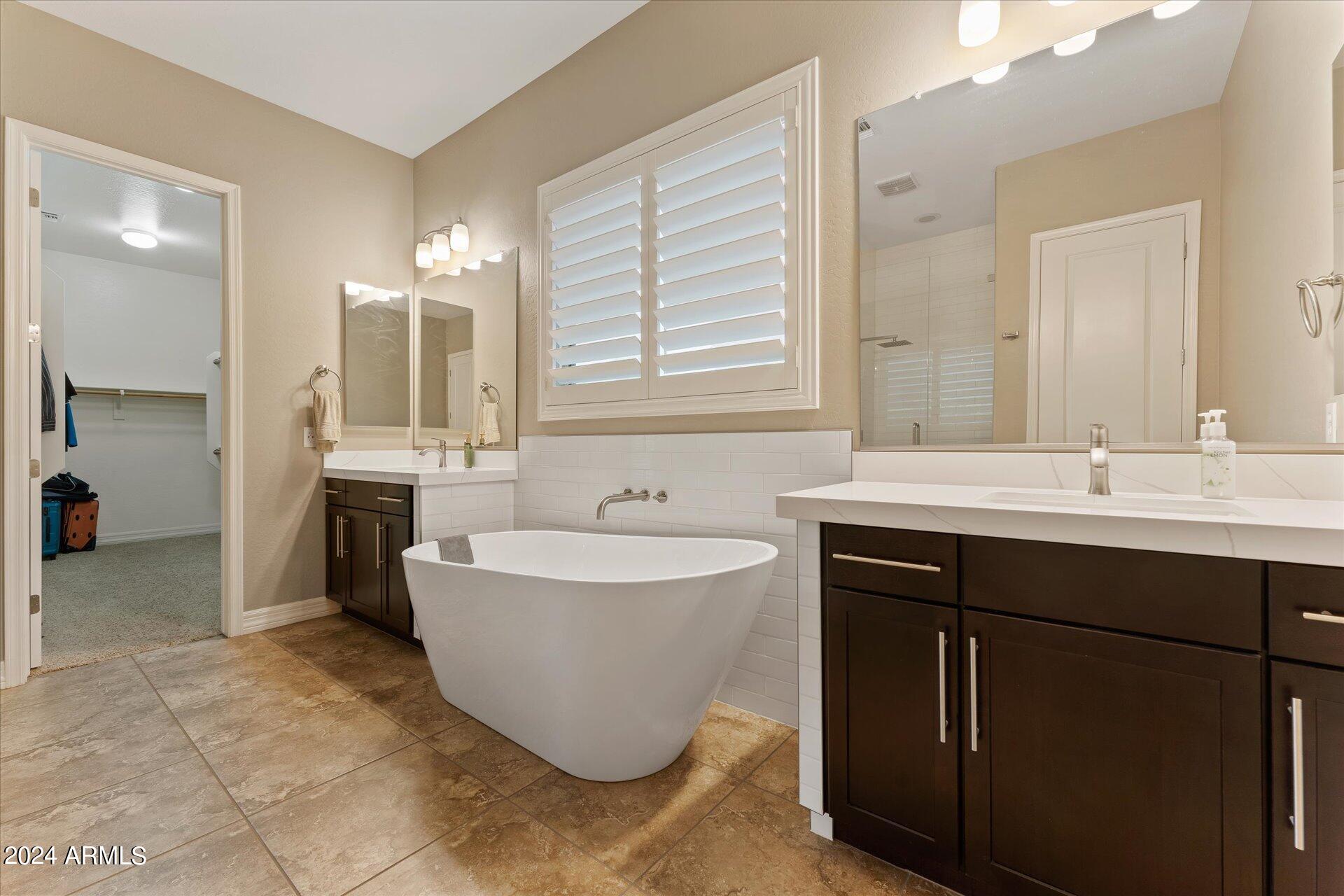15741 West Harvard Street Goodyear, AZ 85395 - Photo 25 of 47 26-026-primary-bathroom