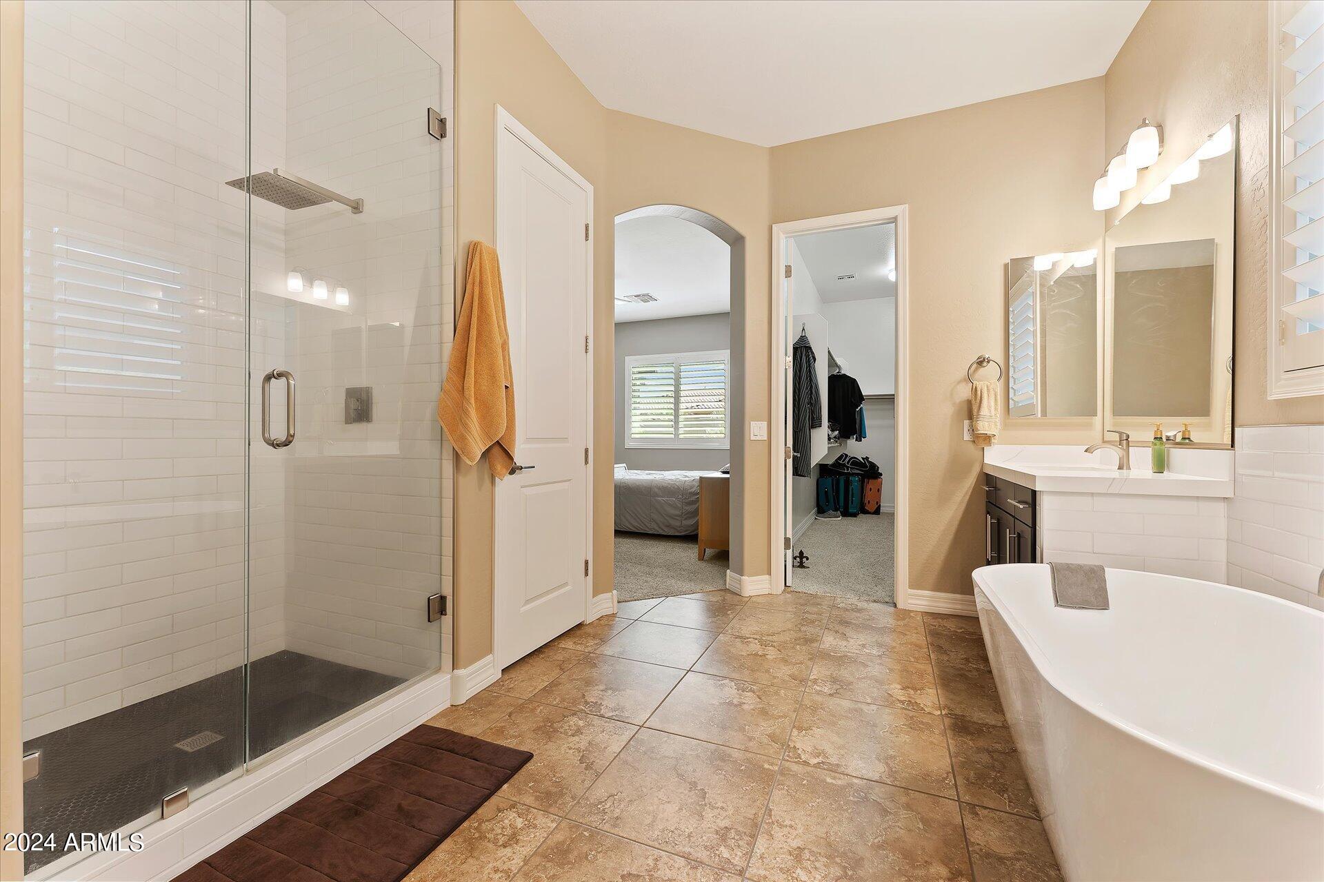 15741 West Harvard Street Goodyear, AZ 85395 - Photo 26 of 47 27-027-primary-bathroom