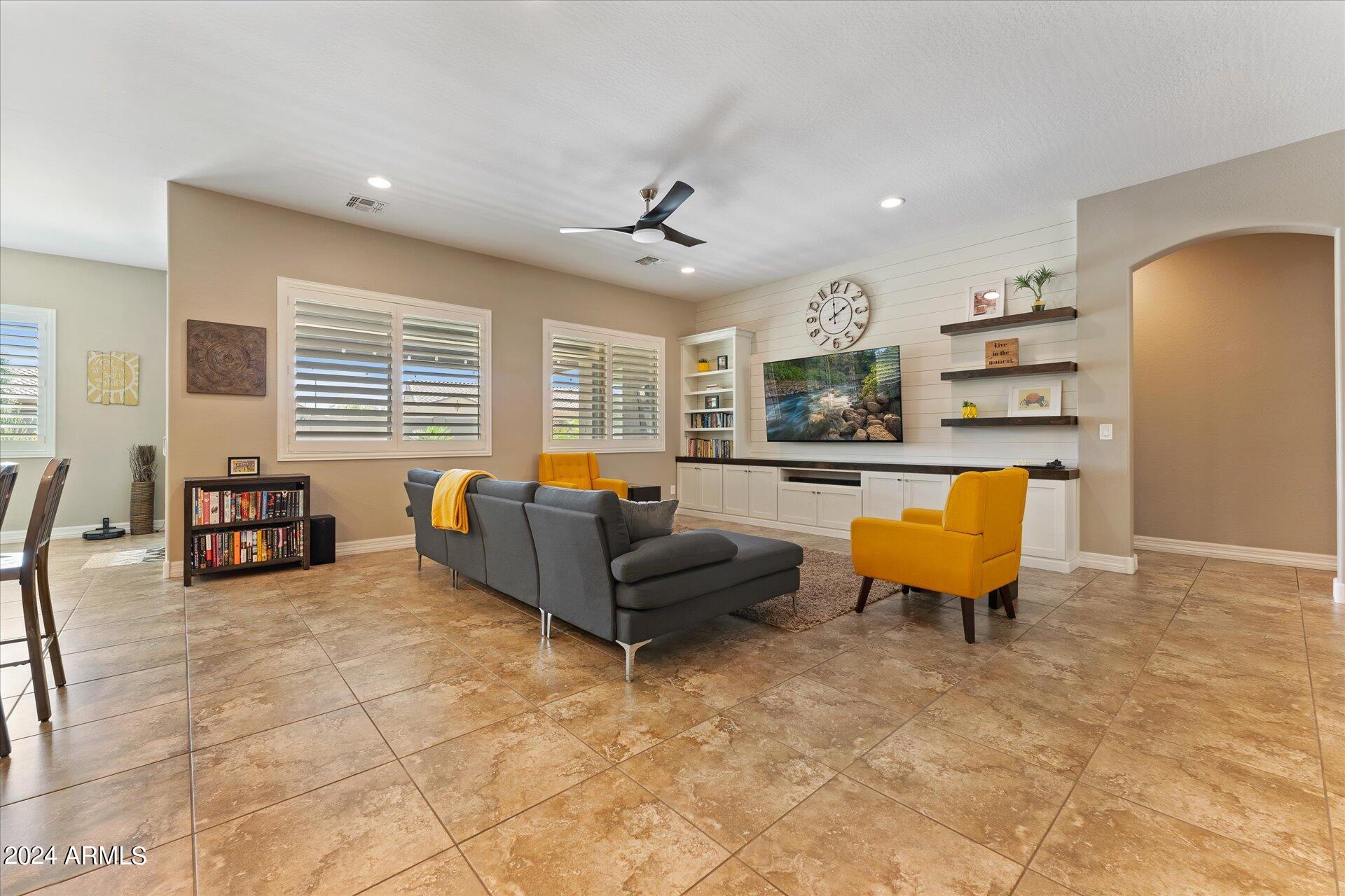 15741 West Harvard Street Goodyear, AZ 85395 - Photo 10 of 47 11-011-living-room