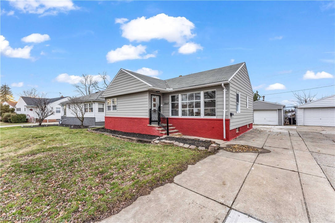 20649 Centuryway Road Maple Heights, OH 44137 - Photo 1 of 28