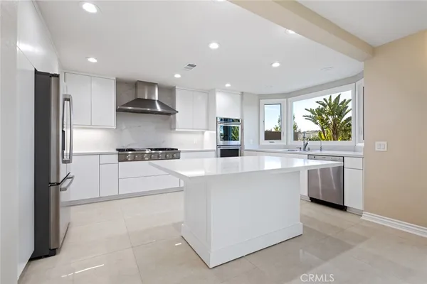 $7,995 | 24675 Vista Cerritos, Calabasas, CA 91302