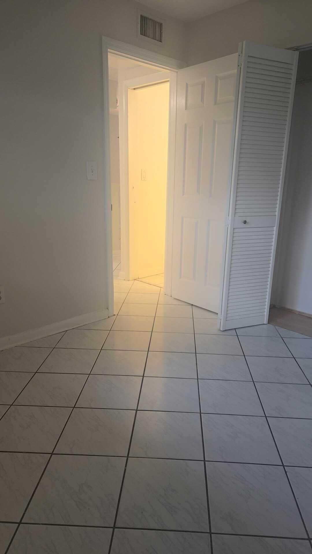 4111 Stirling Road, Unit 406 Fort Lauderdale, FL 33314 - Photo 24 of 26 4111OAKS4064