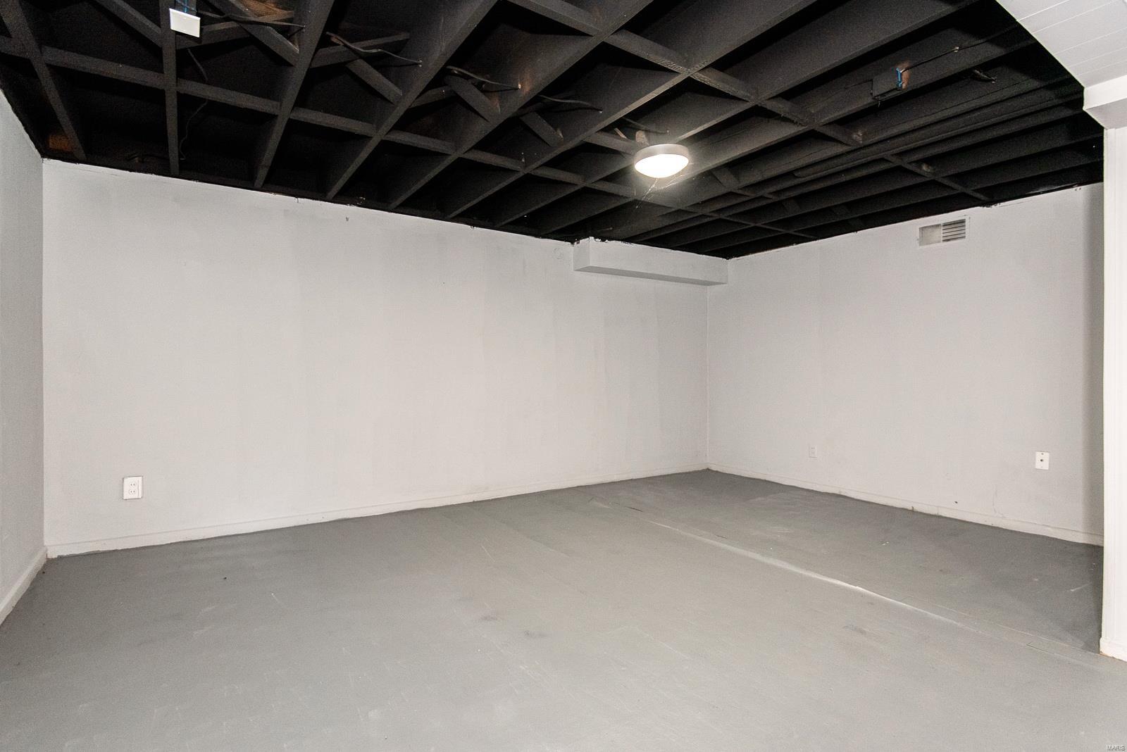 900 Mullanphy Road Florissant, MO 63031 - Photo 20 of 25 Gallery Image 20