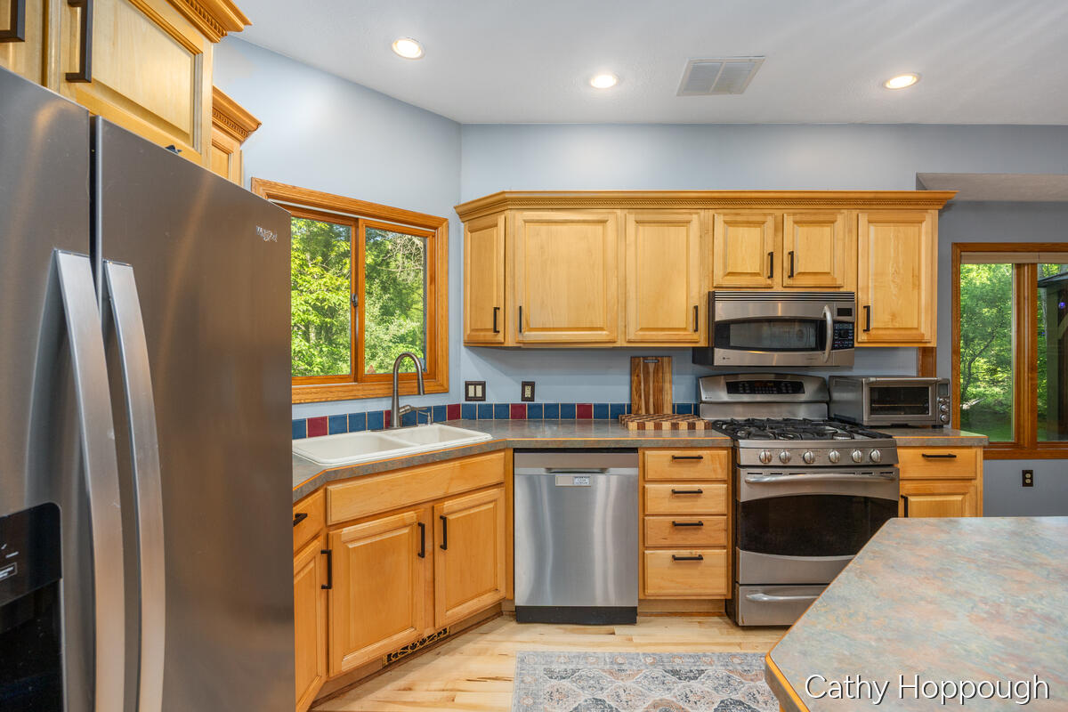 470 Caroline Street Ionia, MI 48846 - Photo 14 of 69 470-Caroline_014