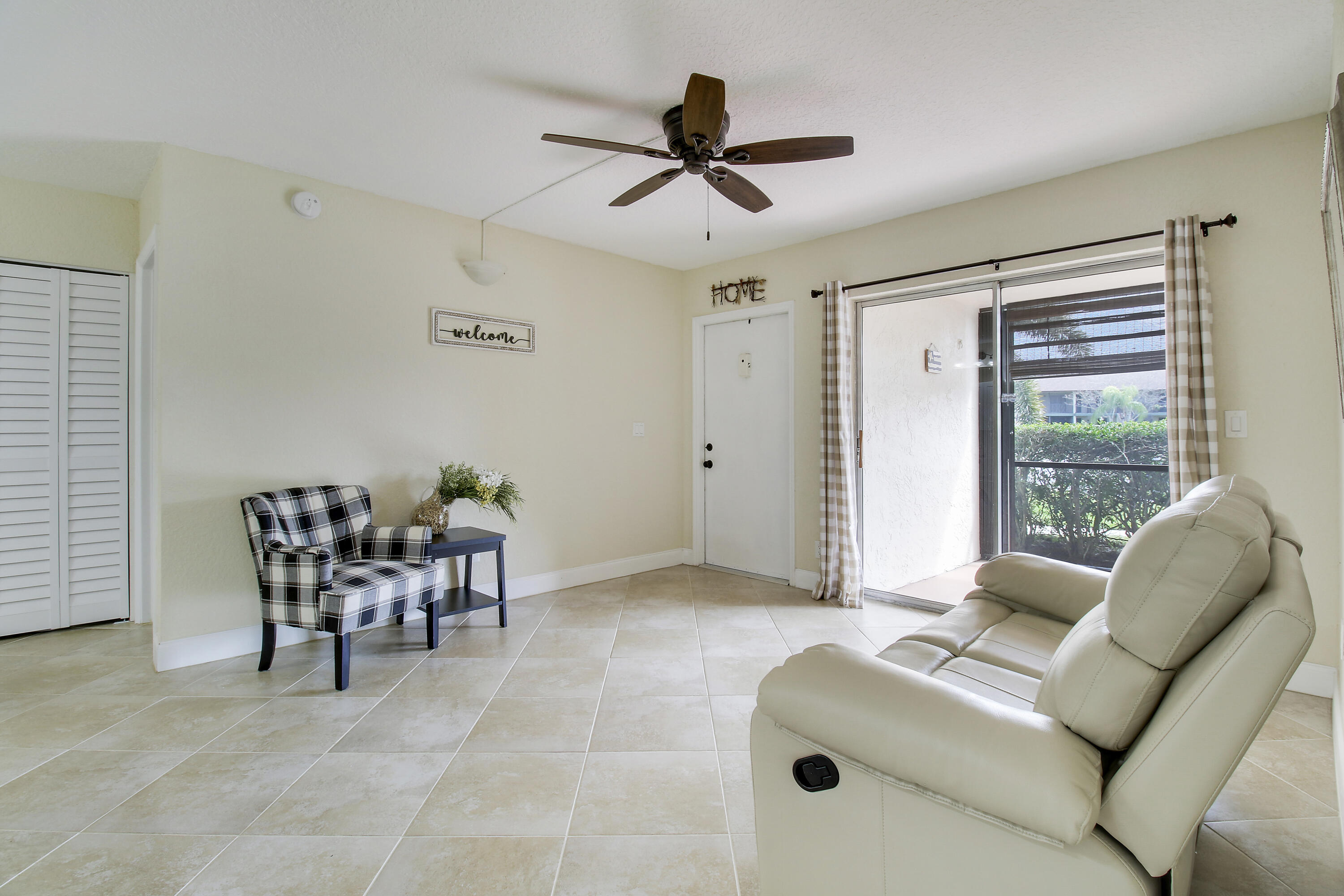 6285 Chasewood Drive, Unit A Jupiter, FL 33458 - Photo 6 of 29 House-3