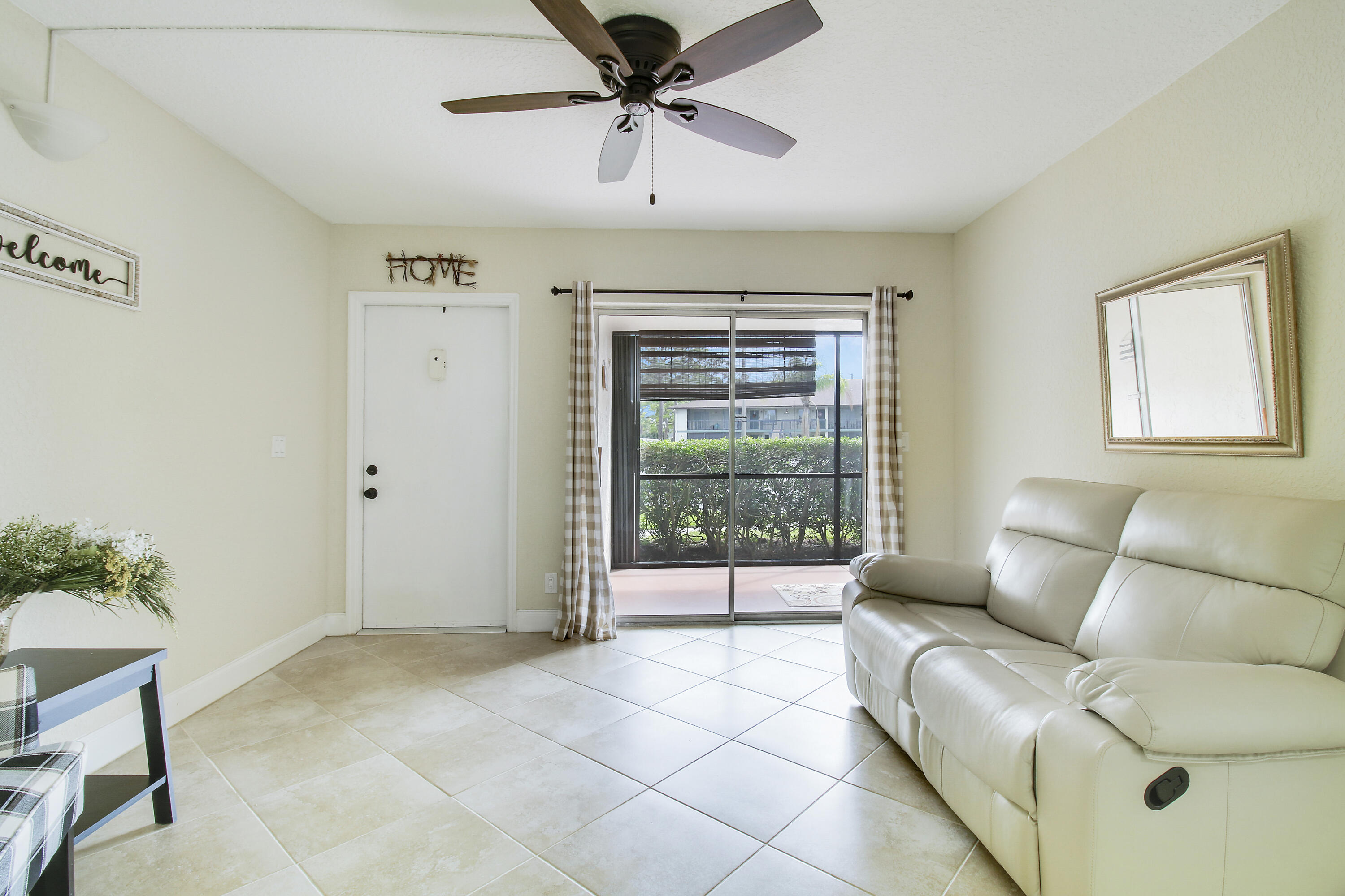 6285 Chasewood Drive, Unit A Jupiter, FL 33458 - Photo 8 of 29 House-5
