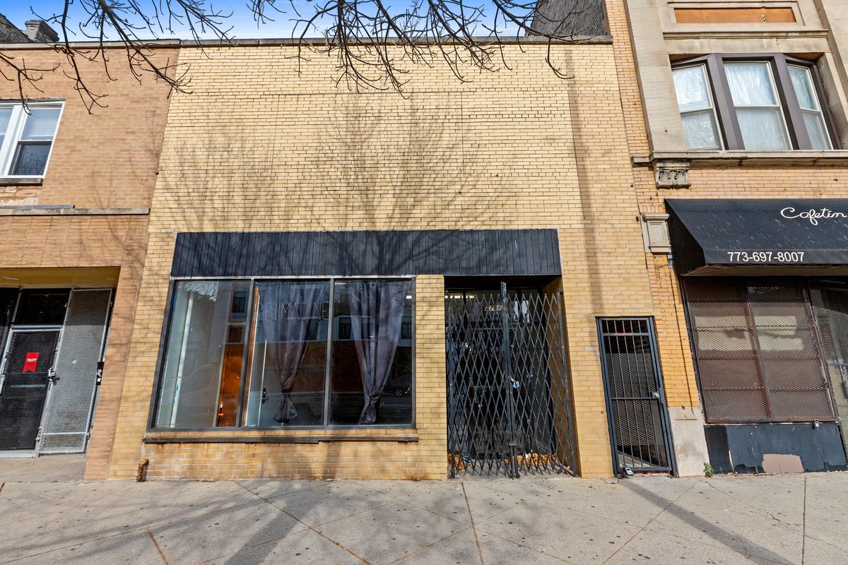2708 West Division Street Chicago, IL 60622 - Photo 1 of 15 a view of entrance front of the house