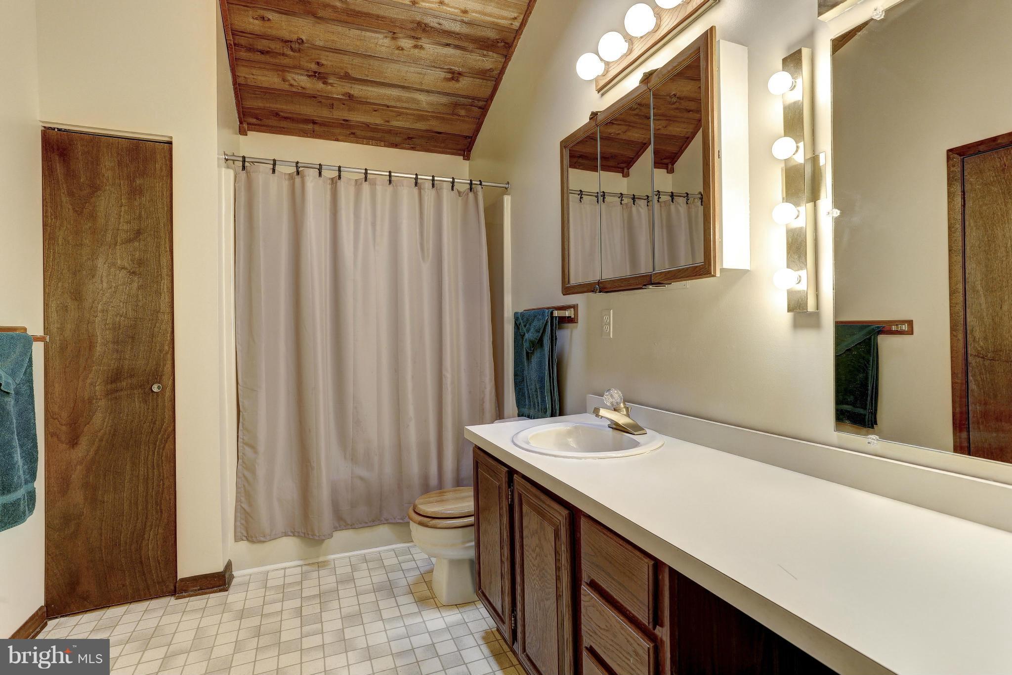 371 Lake Road Crownsville, MD 21032 - Photo 21 of 27 Bath