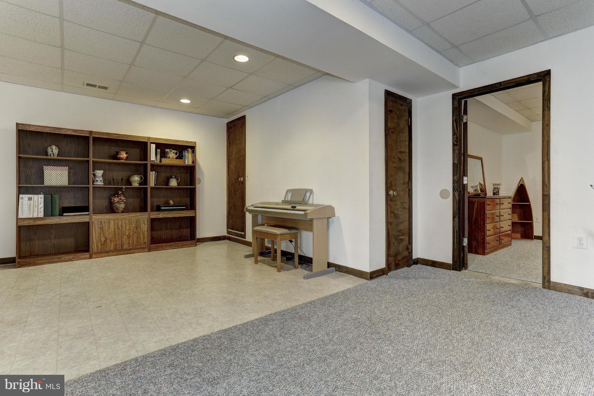 371 Lake Road Crownsville, MD 21032 - Photo 23 of 27 Family Room