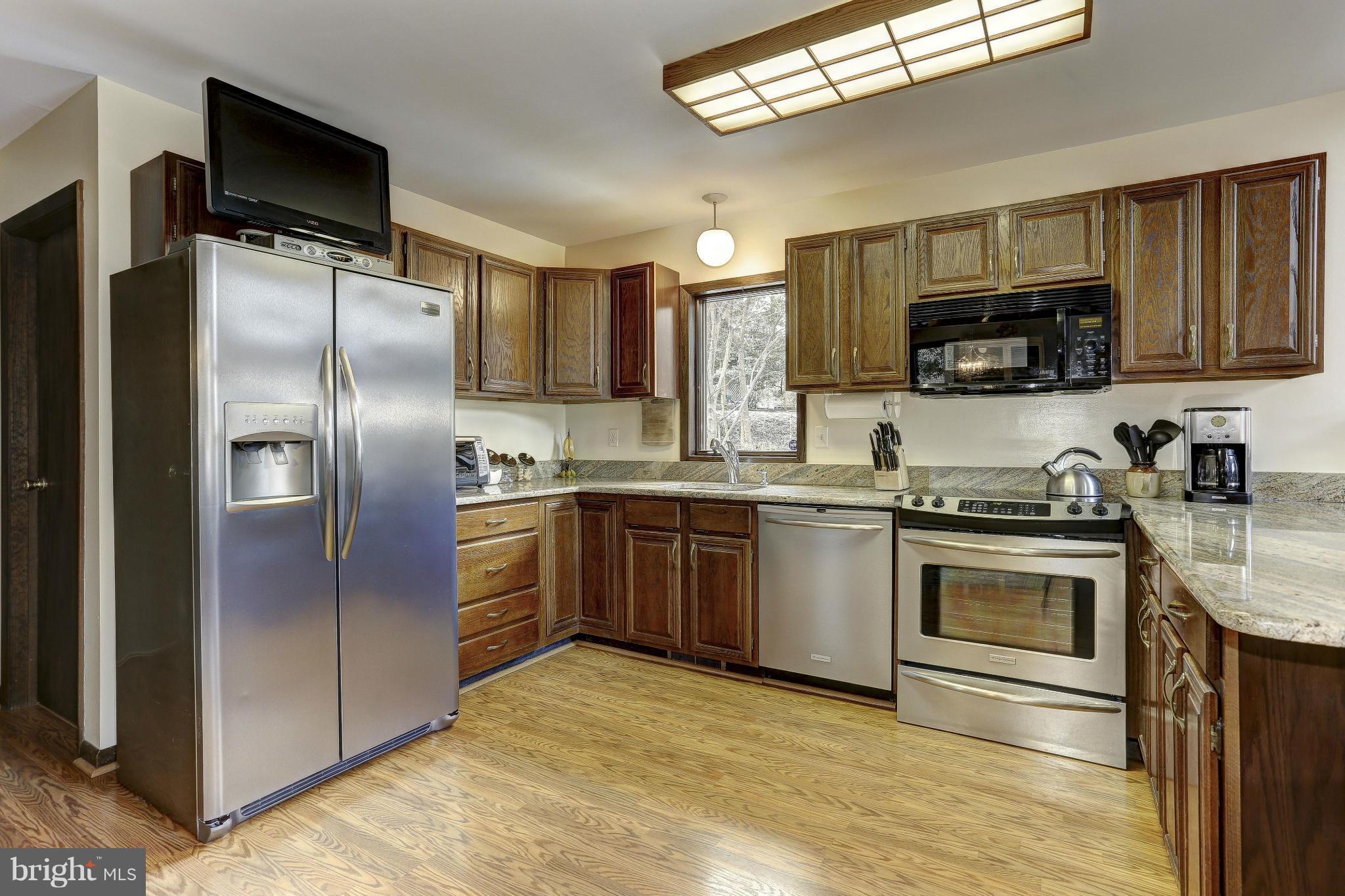 371 Lake Road Crownsville, MD 21032 - Photo 9 of 27 Kitchen