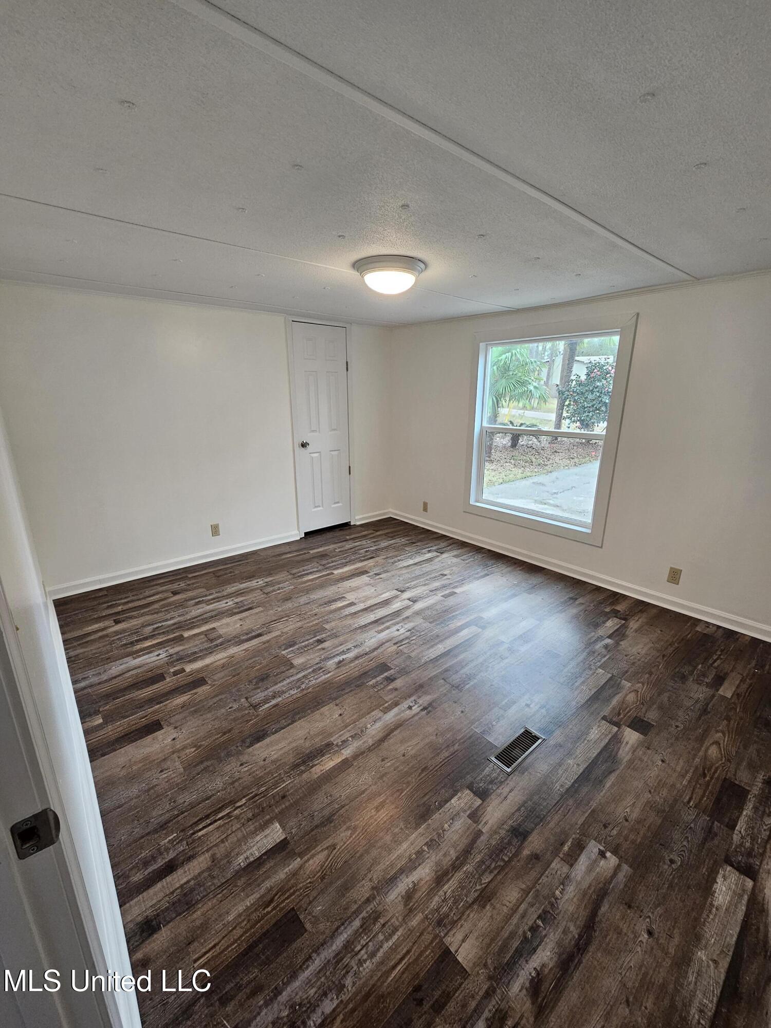 9712 Lualini Place Diamondhead, MS 39525 - Photo 26 of 28 20260114_144231