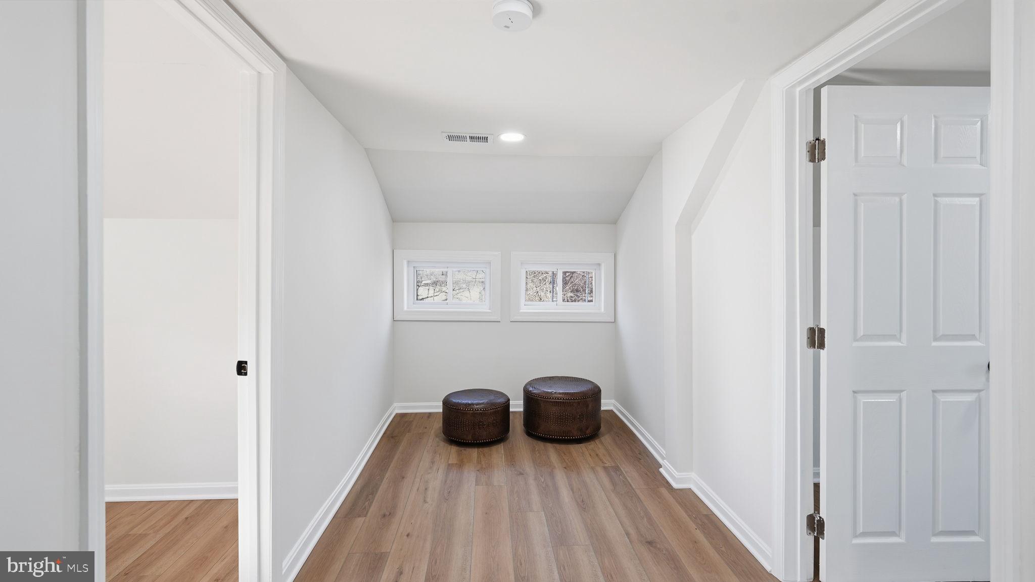 12219 River Road Remington, VA 22734 - Photo 15 of 31 a view of a livingroom with wooden floor and closet