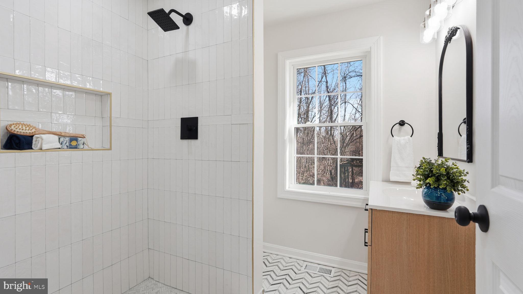 12219 River Road Remington, VA 22734 - Photo 18 of 31 a bathroom with a shower