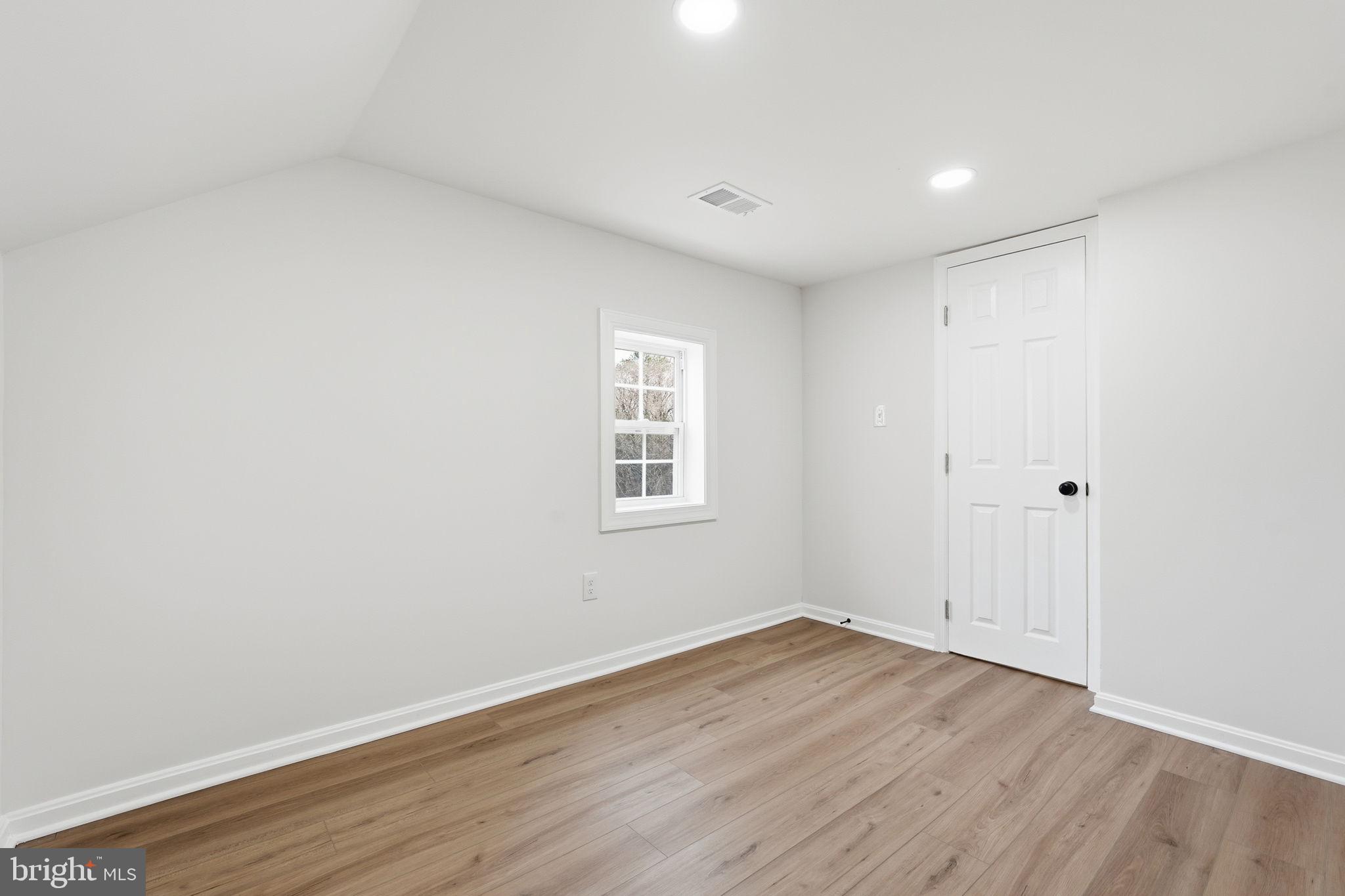 12219 River Road Remington, VA 22734 - Photo 20 of 31 Bedroom #3 upper level plenty closet space