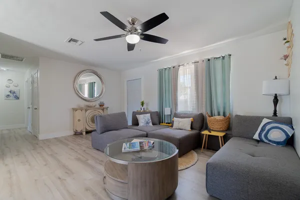 $595,000 | 1416 West Hardee Street, Lantana, FL 33462