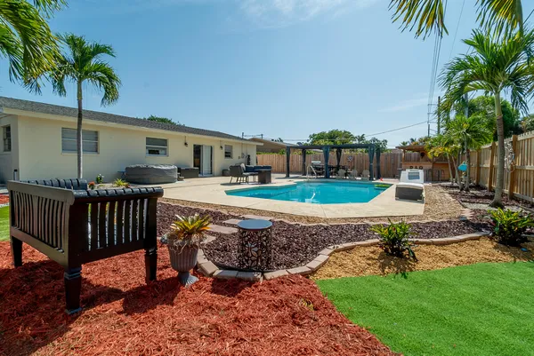 $595,000 | 1416 West Hardee Street, Lantana, FL 33462