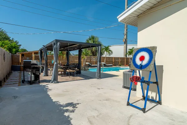 $595,000 | 1416 West Hardee Street, Lantana, FL 33462