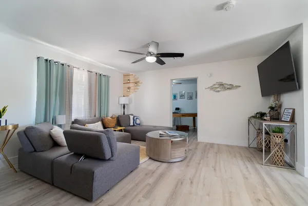 $595,000 | 1416 West Hardee Street, Lantana, FL 33462