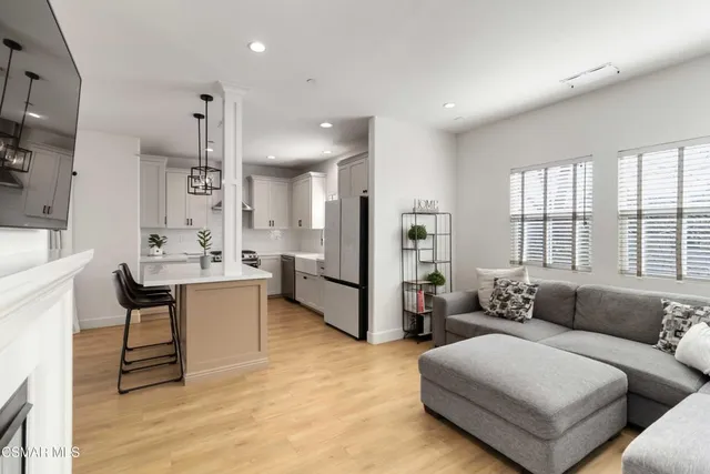 $720,000 | 212 Via Antonio, Newbury Park, CA 91320