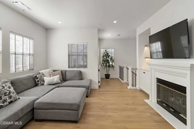 $720,000 | 212 Via Antonio, Newbury Park, CA 91320