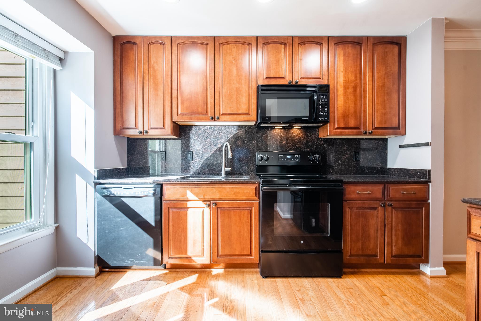 1405 Newport Spring Court Reston, VA 20194 - Photo 17 of 53 Gallery Image 17