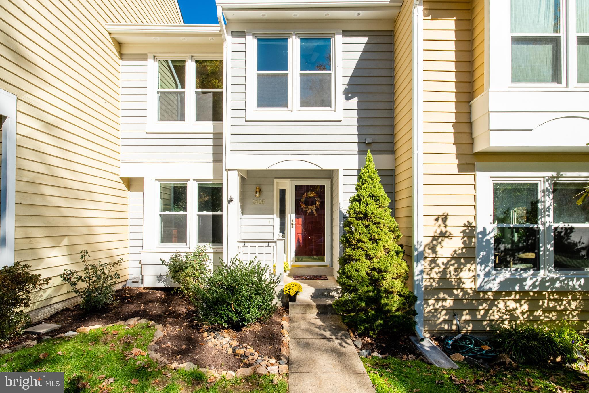 1405 Newport Spring Court Reston, VA 20194 - Photo 3 of 53 Gallery Image 3