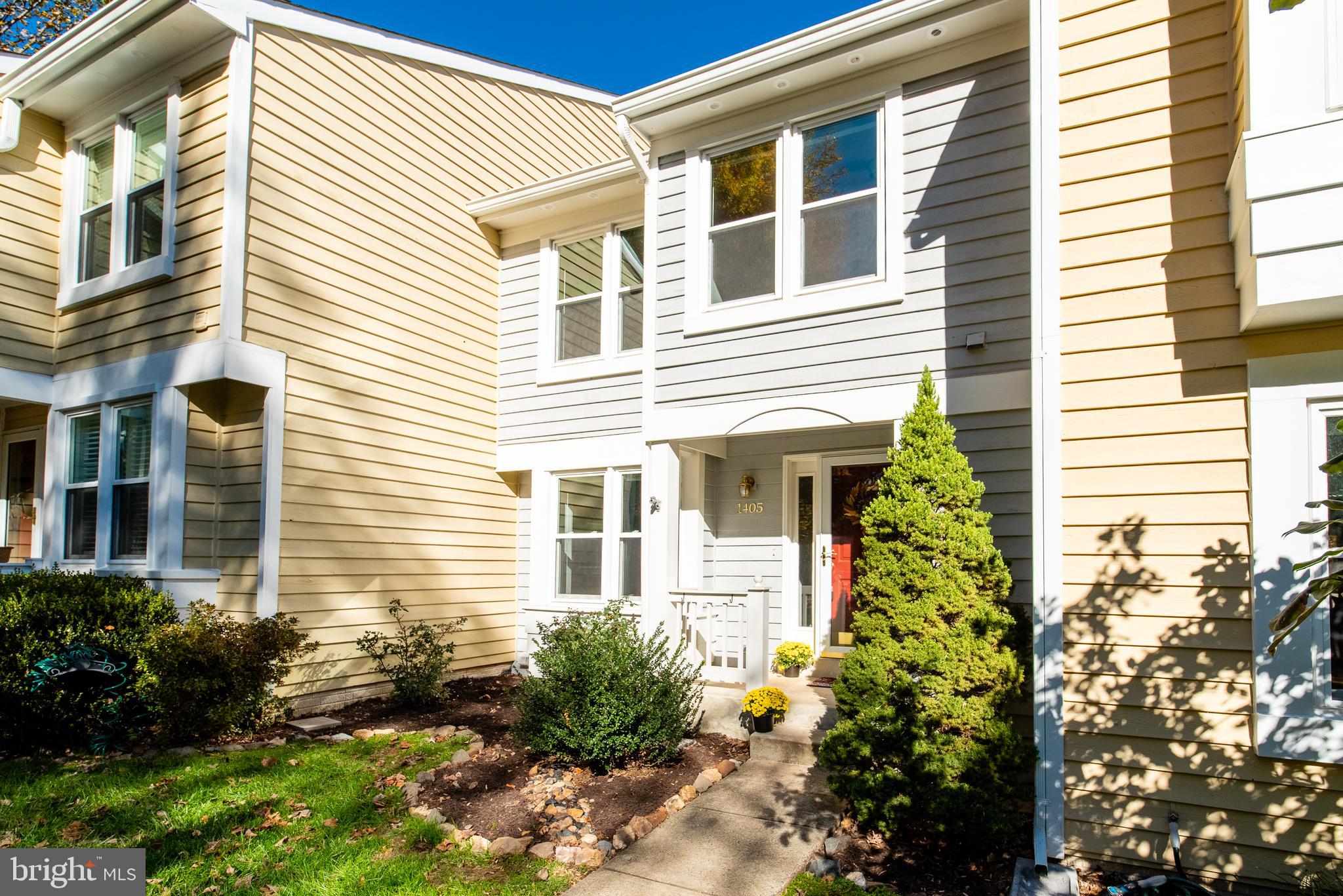 1405 Newport Spring Court Reston, VA 20194 - Photo 4 of 53 Gallery Image 4