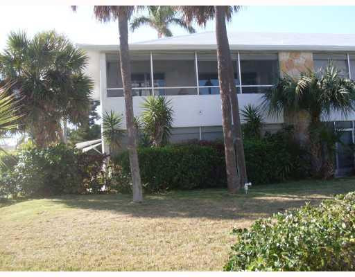 2570 Banyan Road, Unit 1 Boca Raton, FL 33432 - Photo 8 of 14 Exterior Front