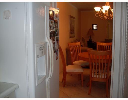 2570 Banyan Road, Unit 1 Boca Raton, FL 33432 - Photo 10 of 14 Kitchen