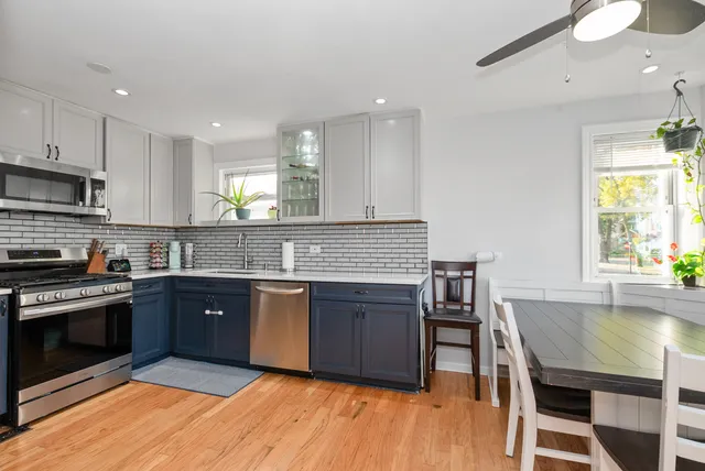 $362,900 | 4045 Stillwell Place, Oak Lawn, IL 60453