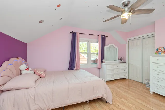 $362,900 | 4045 Stillwell Place, Oak Lawn, IL 60453