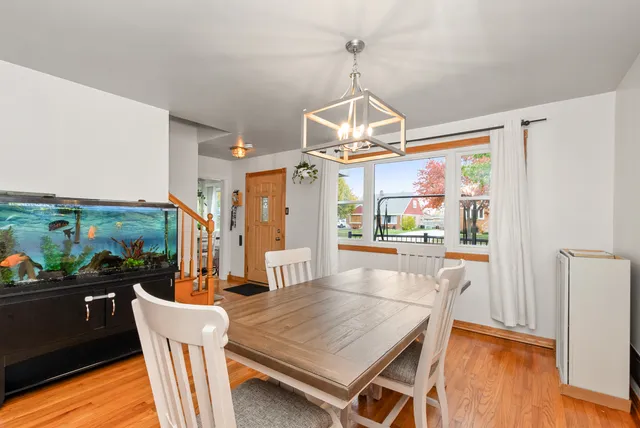 $362,900 | 4045 Stillwell Place, Oak Lawn, IL 60453