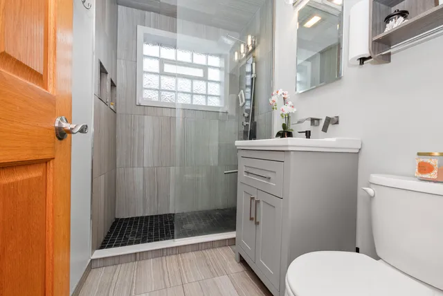 $362,900 | 4045 Stillwell Place, Oak Lawn, IL 60453