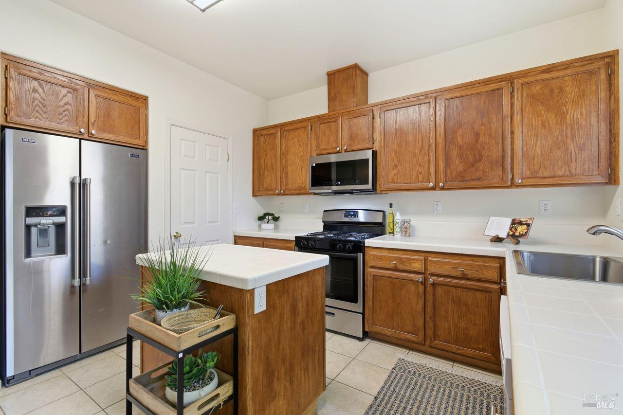 1439 Grey Hawk Way Santa Rosa, CA 95409 - Photo 13 of 37