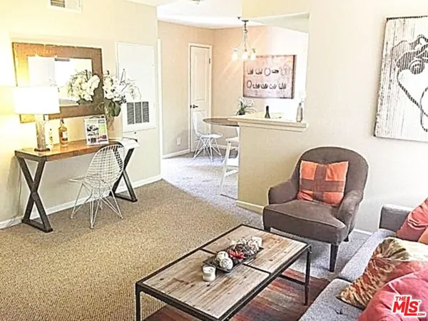 $325,000 | 345 South Alexandria Avenue, Unit 307, Los Angeles, CA 90020