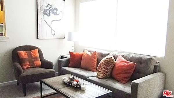 $325,000 | 345 South Alexandria Avenue, Unit 307, Los Angeles, CA 90020